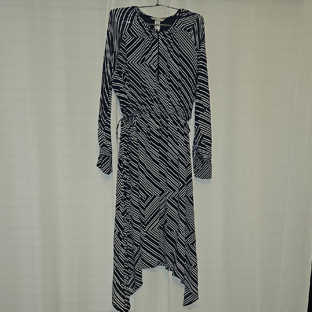 H&M Monochrome Geometric Long Sleeve Dress